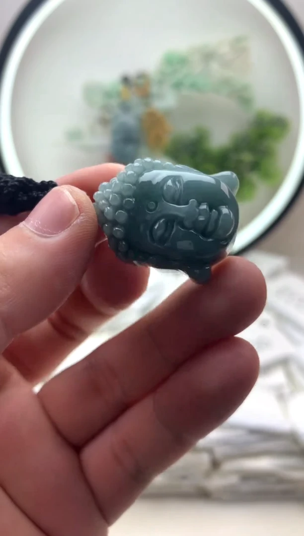 颈饰未镶嵌翡翠佛头
