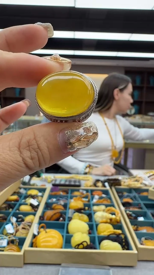 未镶嵌琥珀戒指98秒拍号 假一罚三