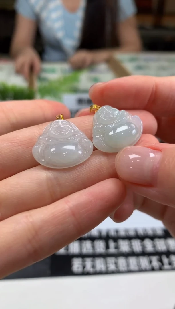 翡翠18K金镶嵌颈饰---80685多样性发其一