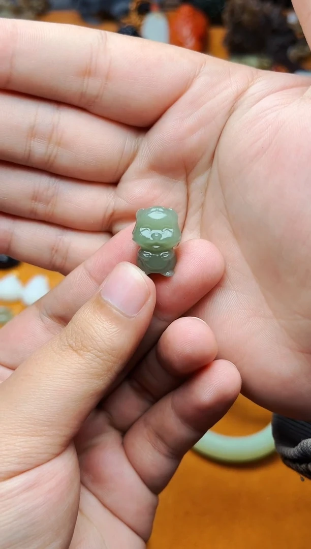 【闪购商品】和田玉挂链未镶嵌老虎