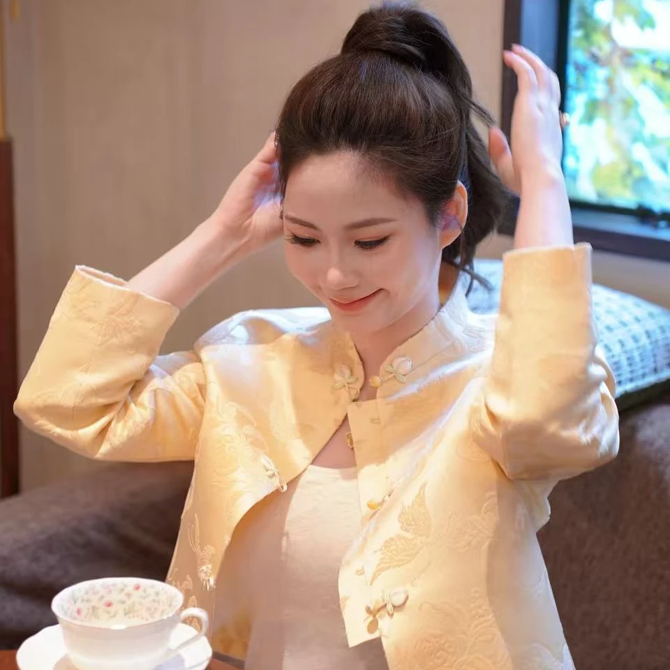 墨染之道 “桃枝梦蝶”杏仁黄双桃梦蝶手工漳缎外套！FX0738