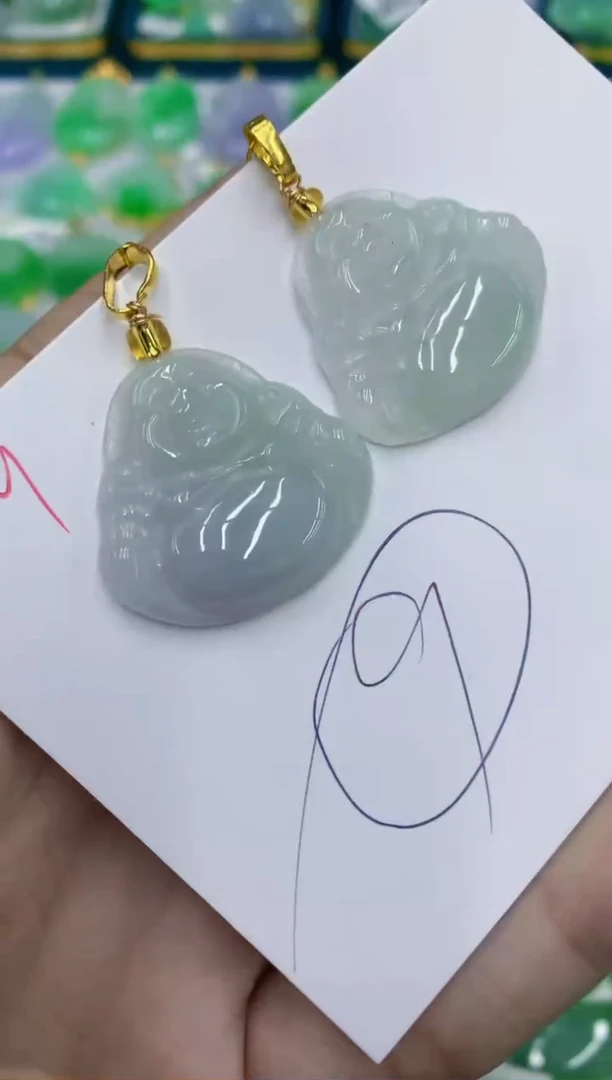 翡翠未镶嵌颈饰多样性发其一