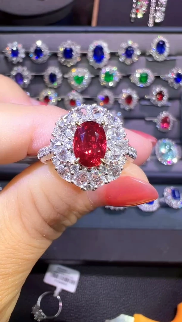 18K金镶嵌AIGS无烧鸽血红红宝石1.07ct