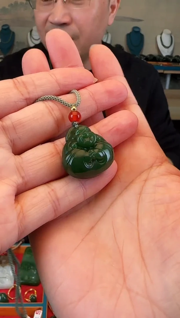 颈饰未镶嵌和田玉抱抱佛