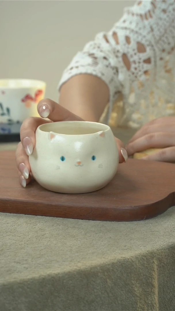 叶子d****a白色手握猫猫杯