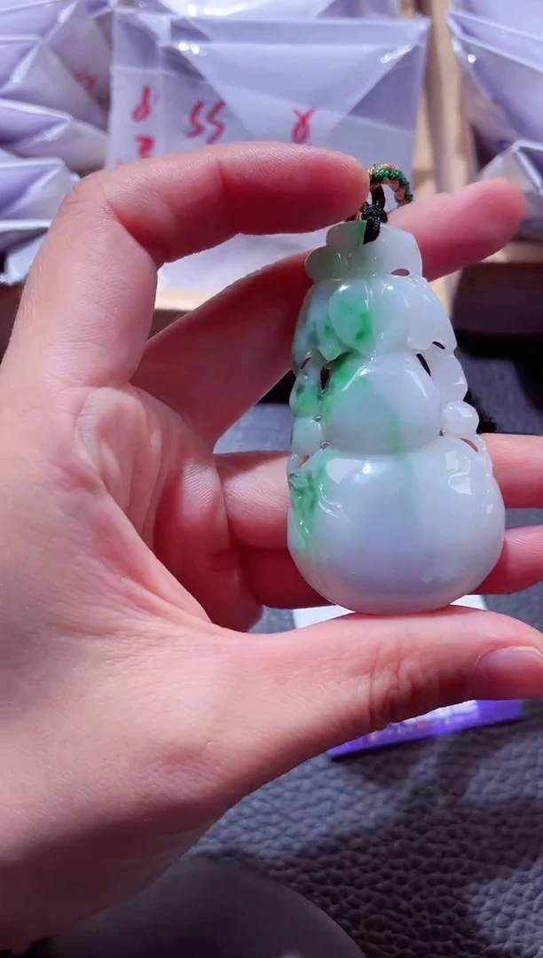 颈饰未镶嵌翡翠00003824