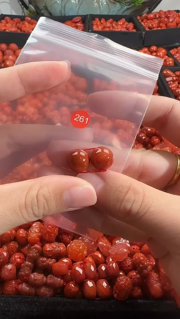 颈饰未镶嵌南红玛瑙1