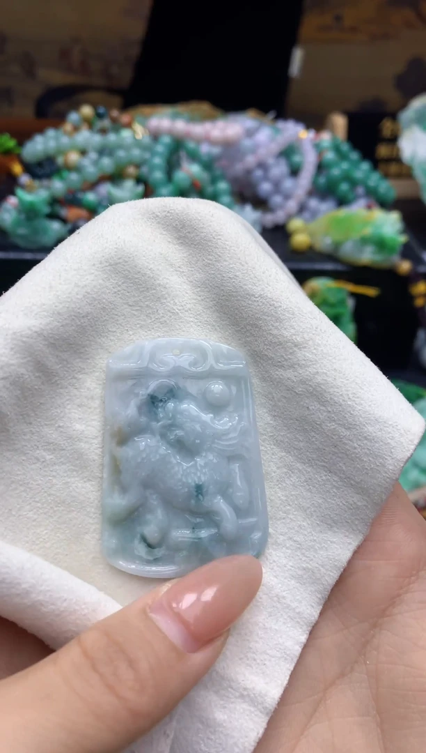 颈饰未镶嵌翡翠天然A货翡翠