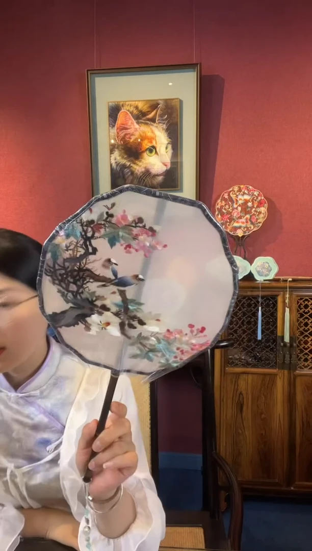 刺绣非遗苏绣团扇