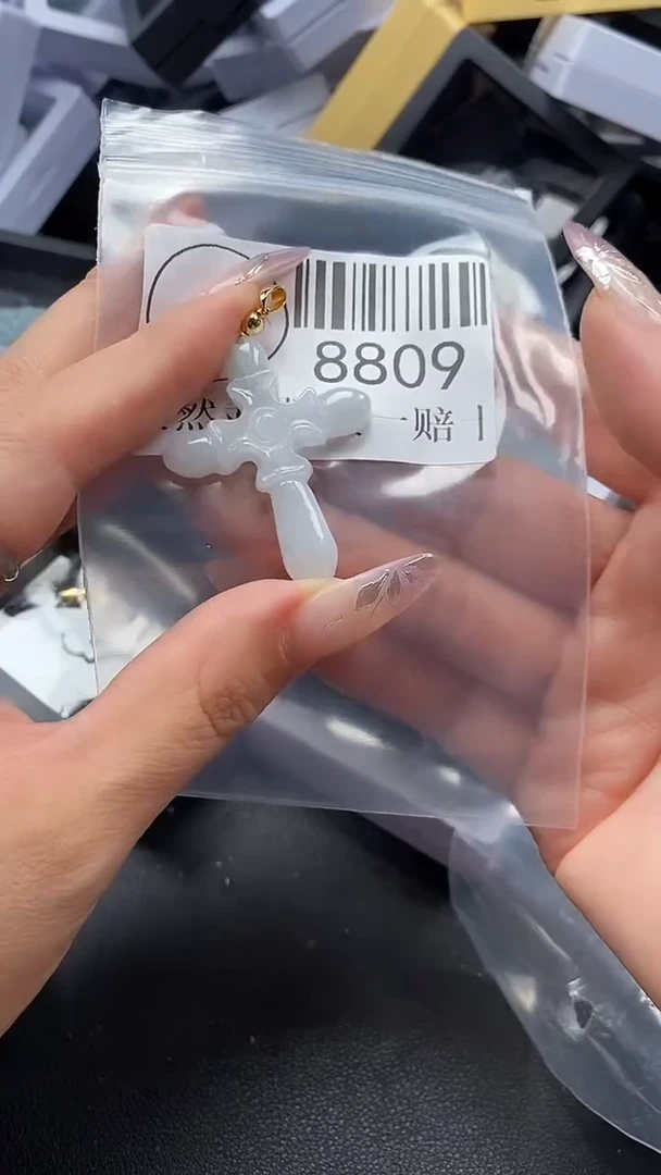 吊坠(不含链)未镶嵌翡翠8809