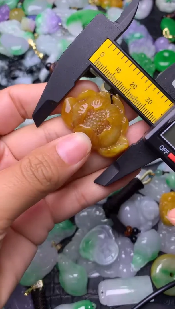 颈饰未镶嵌翡翠缅甸翡翠吊坠