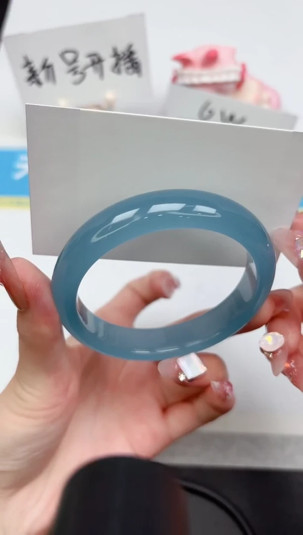 石英质玉手镯未镶嵌437-60.4