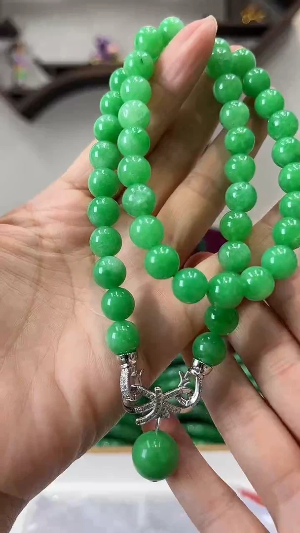 【闪购商品】翡翠颈饰未镶嵌闪7 果阳绿项链