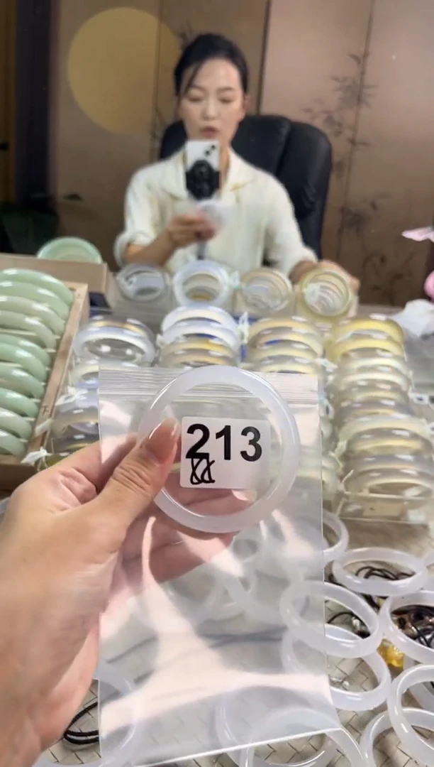 手镯玛瑙/玉髓未镶嵌213