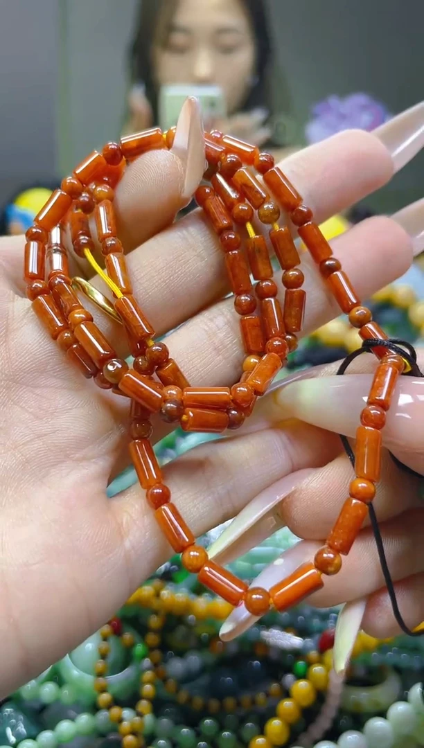 翡翠未镶嵌颈饰4MM/E/翡翠A货，一件也是批发价