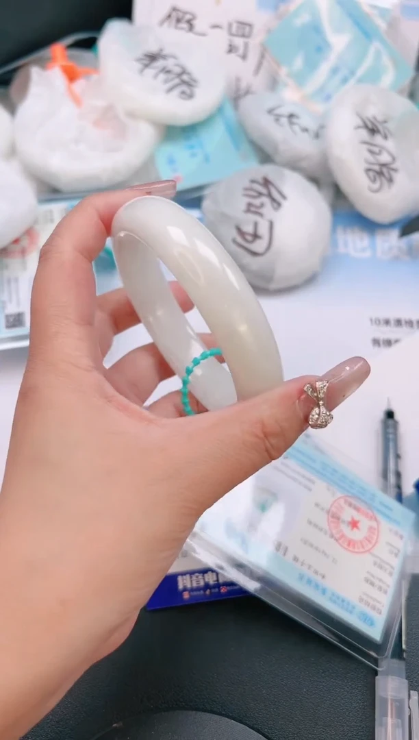 未镶嵌手镯和田玉8T60-60