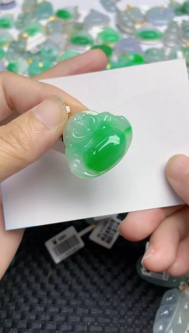 翡翠18K金镶嵌颈饰天然翡翠A货