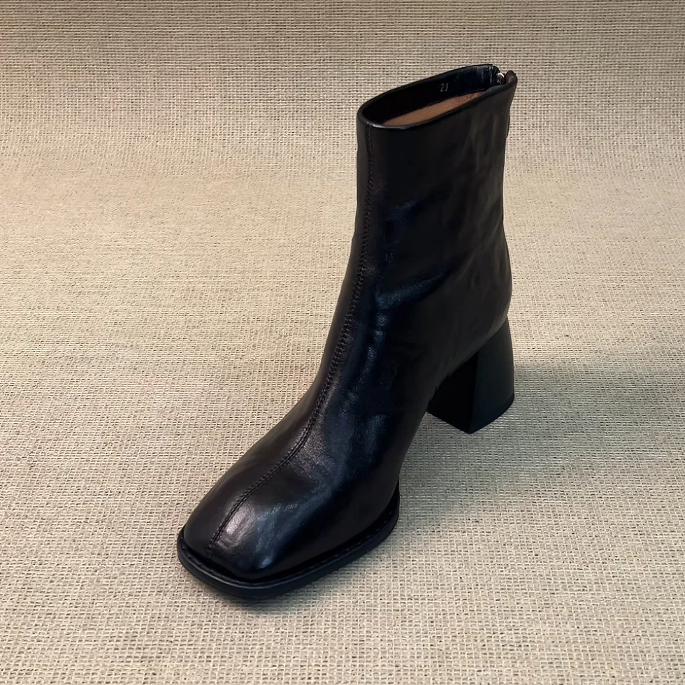 RubyL/6.5cm小个子简约气质百搭通勤后拉链方头粗跟瘦瘦靴女款