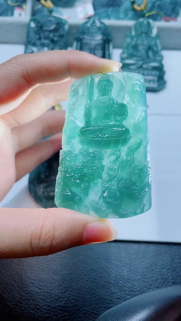 颈饰未镶嵌翡翠