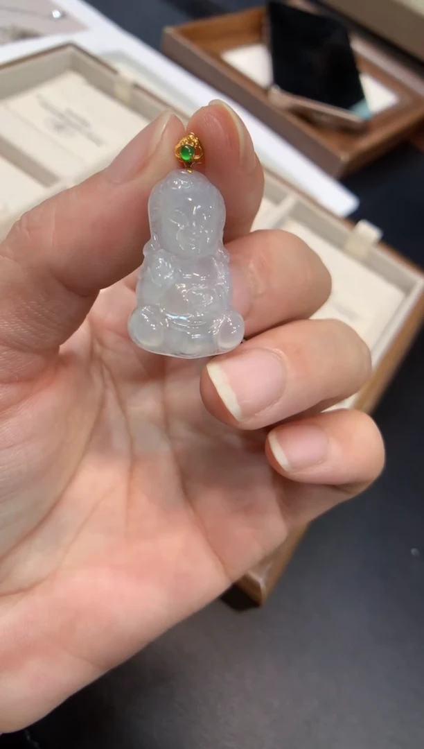 颈饰18K金镶嵌翡翠宝宝佛