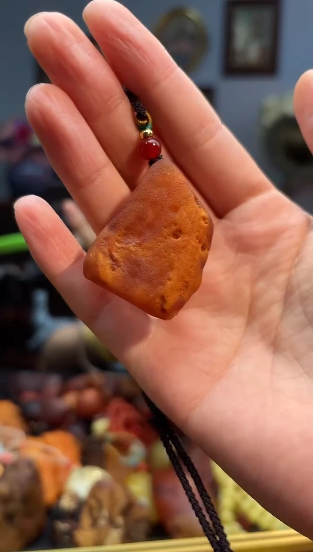 琥珀颈饰未镶嵌吊坠