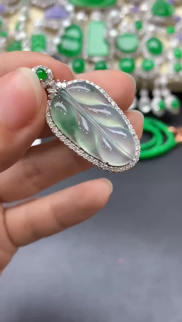 颈饰18K金镶嵌翡翠647-中国好珍宝