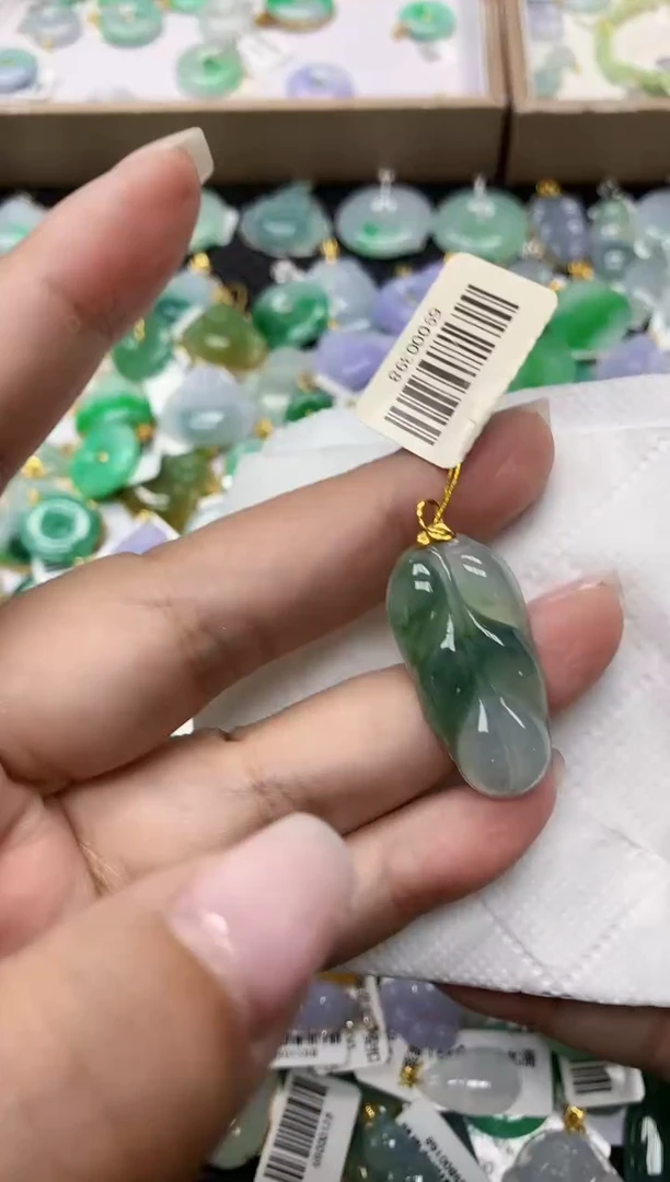颈饰18K金镶嵌翡翠11111111111111