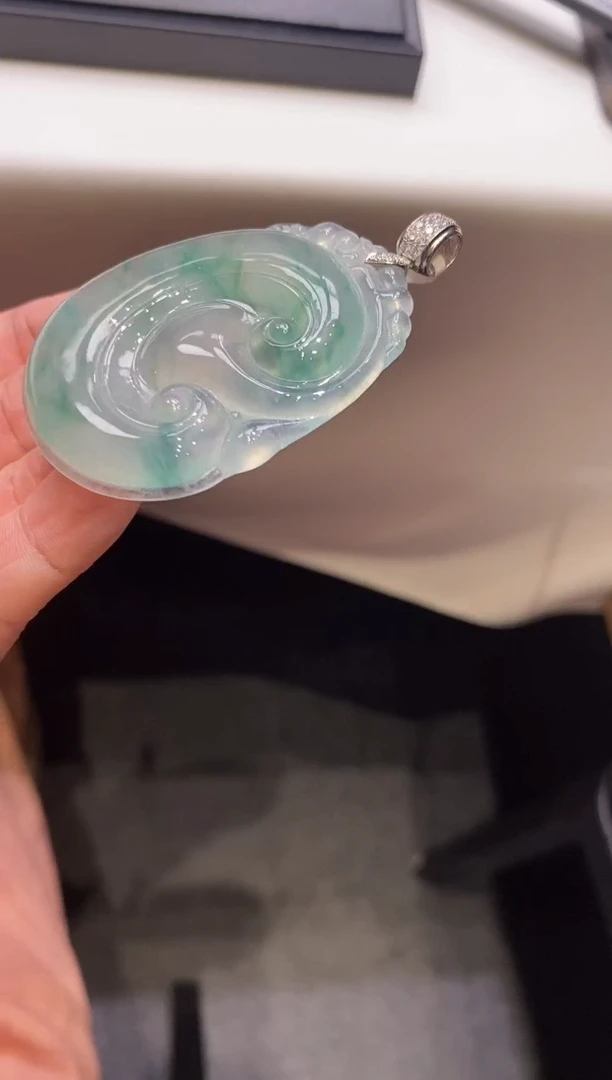 翡翠18K金镶嵌吊坠(不含链)如意