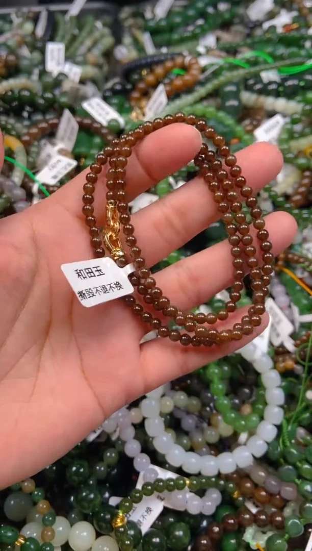 和田玉未镶嵌颈饰1