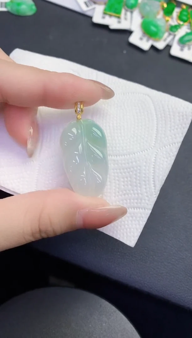 颈饰未镶嵌翡翠缅甸天然翡翠A货