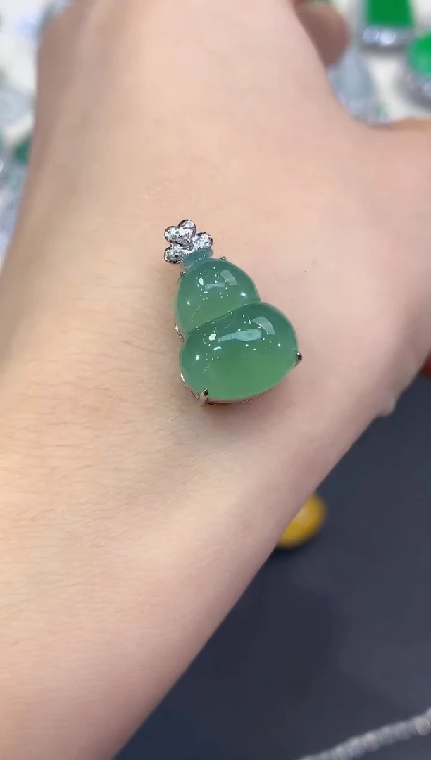 吊坠(不含链)18K金镶嵌翡翠B13