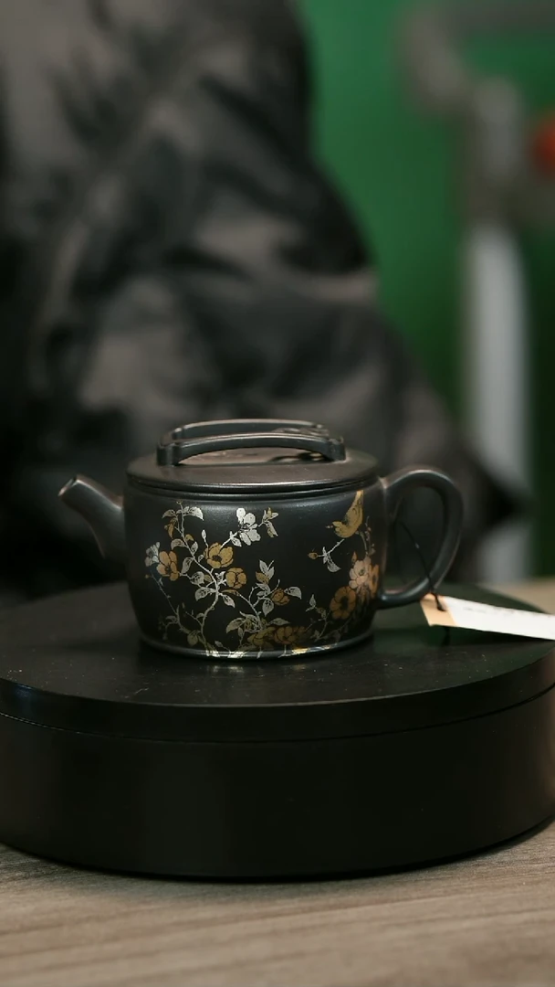 茶壶紫砂姚*树H1568邵建东君子兰描银汉瓦