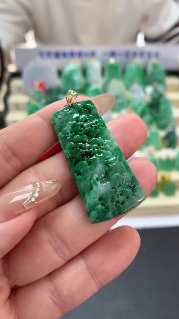 【闪购商品】翡翠吊坠(不含链)18K金镶嵌挂件