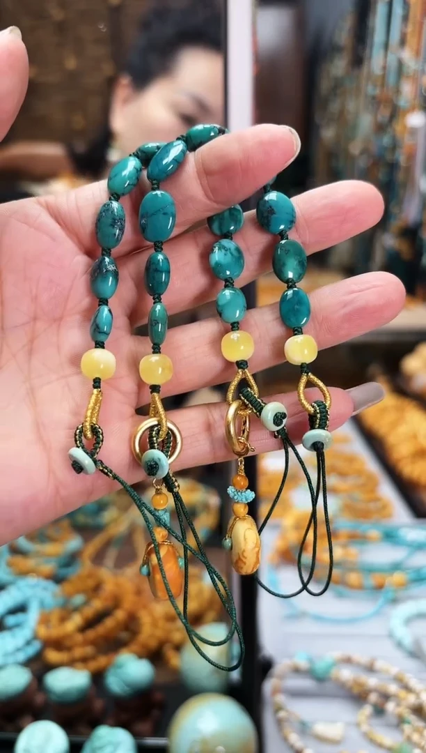 【闪购商品】琥珀裸石未镶嵌手机链多样发其一