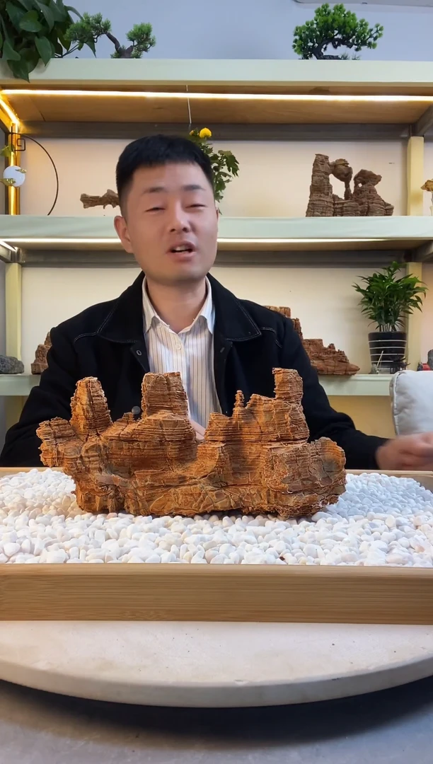 有机玻璃易**家灵璧石山峰摆件