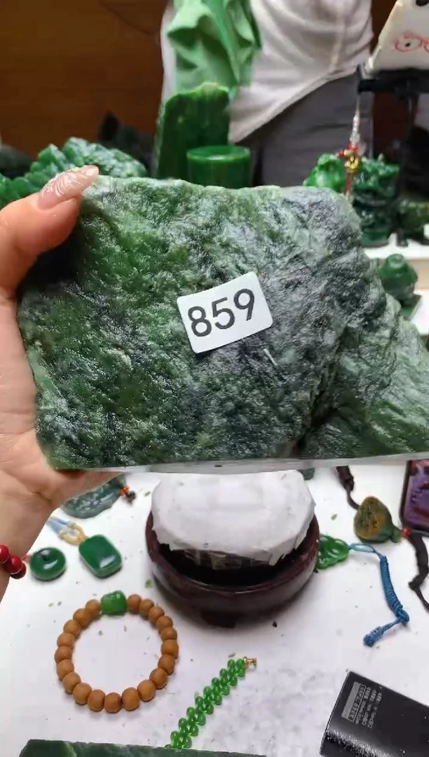 未镶嵌和田玉（碧玉）珠宝半成品1