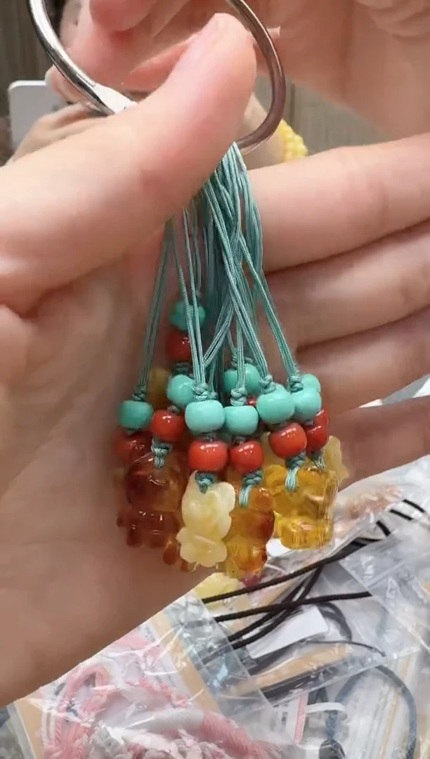 裸石琥珀未镶嵌随机一件