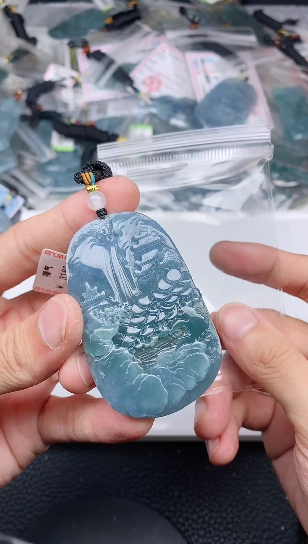 颈饰未镶嵌翡翠