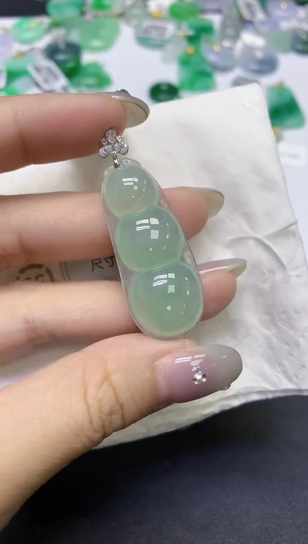 颈饰18K金镶嵌翡翠天然缅甸翡翠A货百元以上9元证书费自理