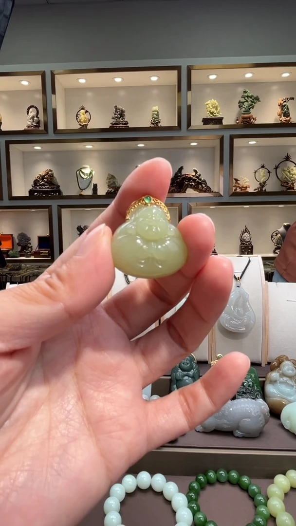 颈饰18K金镶嵌和田玉苏