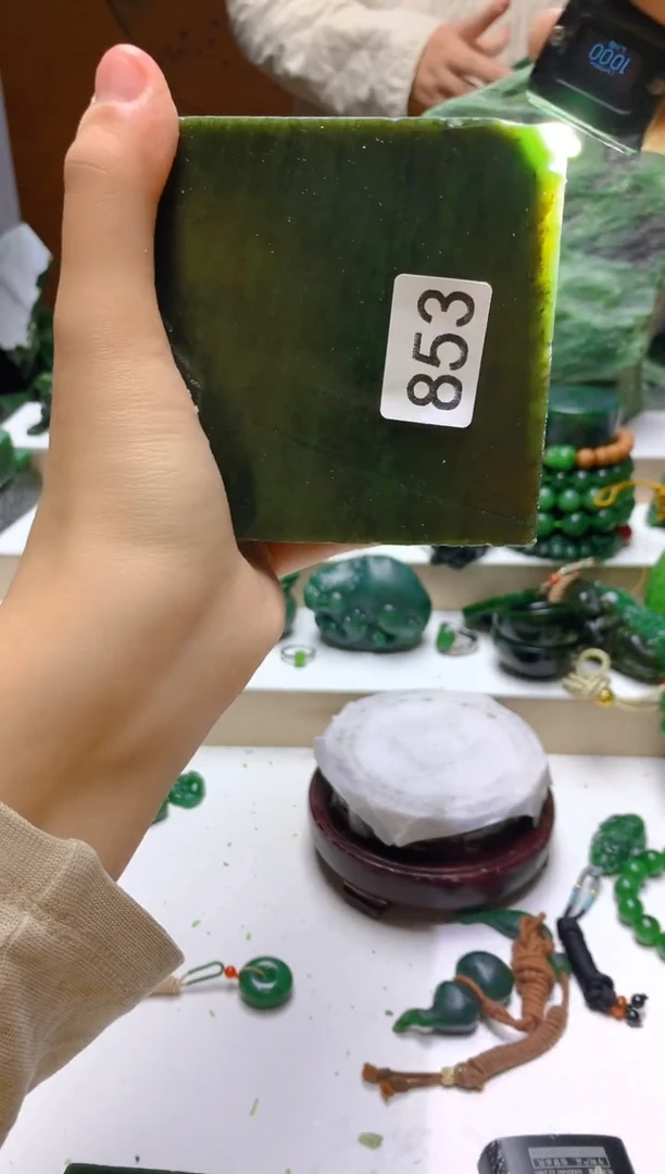 未镶嵌和田玉（碧玉）珠宝半成品1