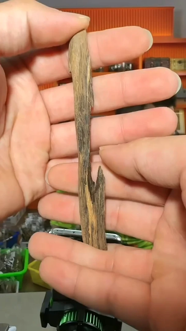 沉香手把件268号多样性发一