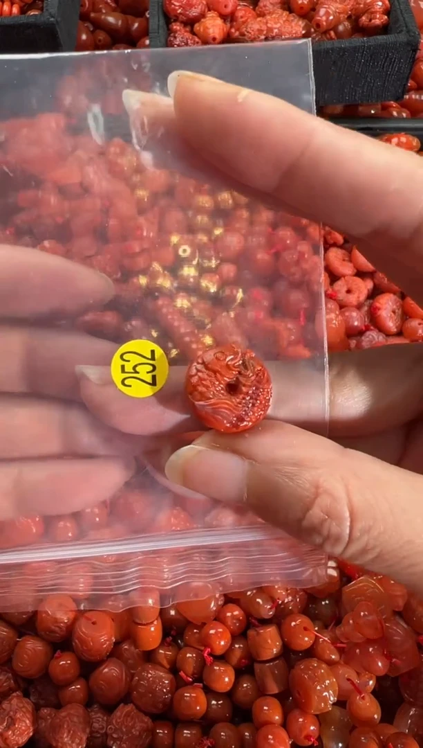 【闪购商品】南红玛瑙颈饰未镶嵌1