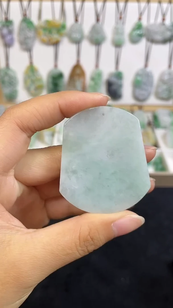 颈饰未镶嵌翡翠1