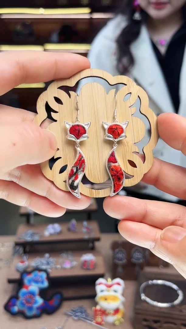 【闪购商品】织绣2000黔东南苗族刺绣