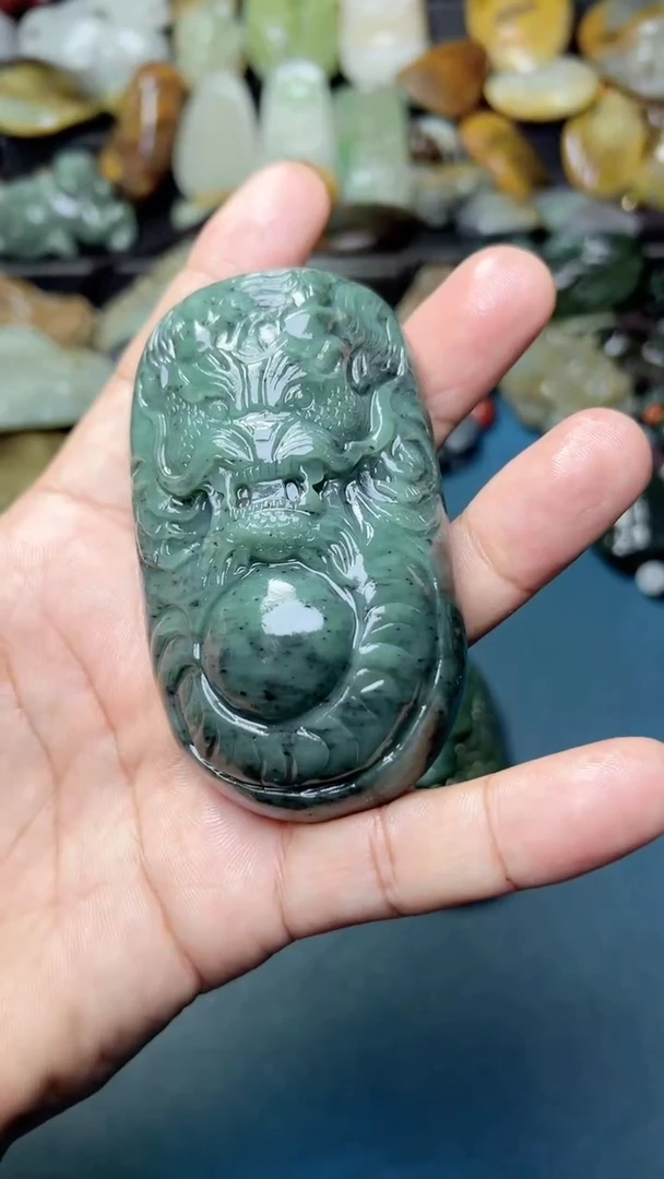 未镶嵌和田玉把件-