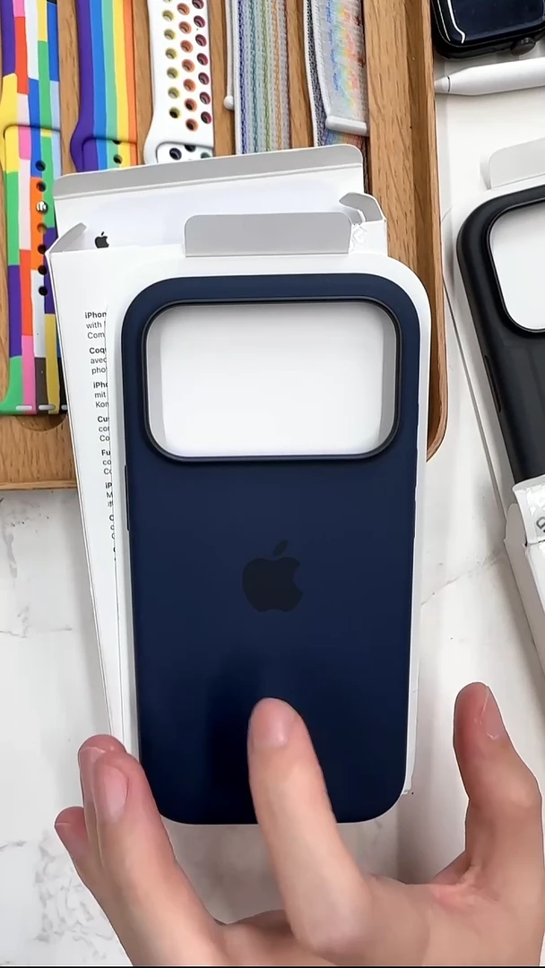 准新品R****?17p 午夜色液态硅胶 99新