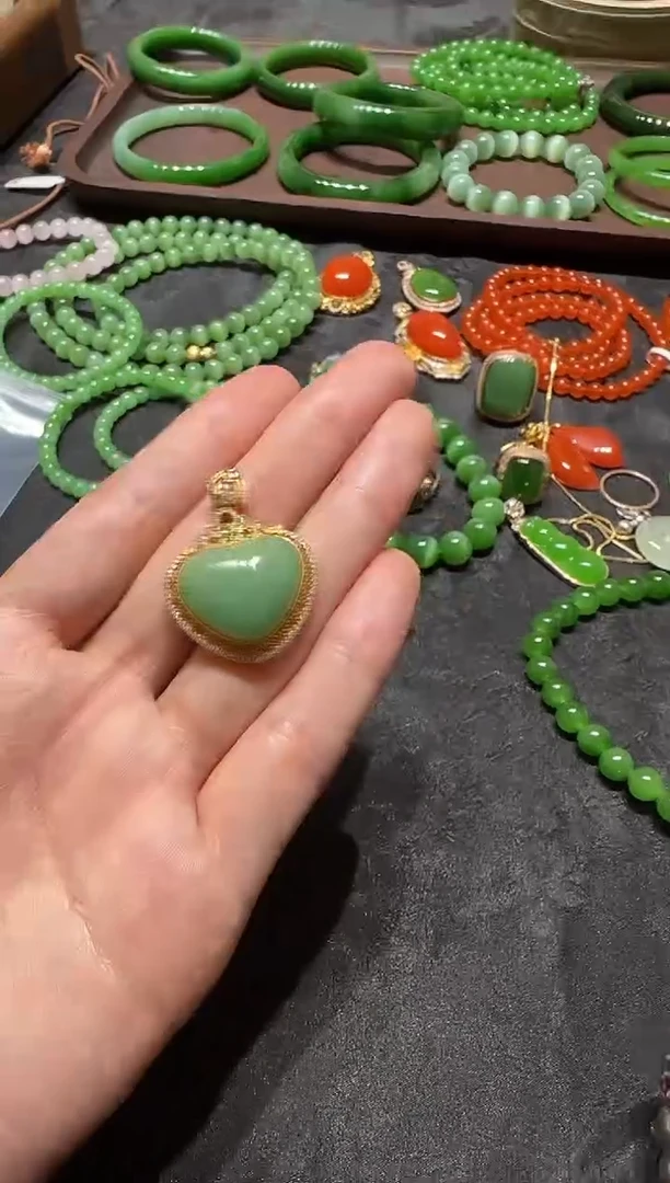 未镶嵌戒指和田玉1