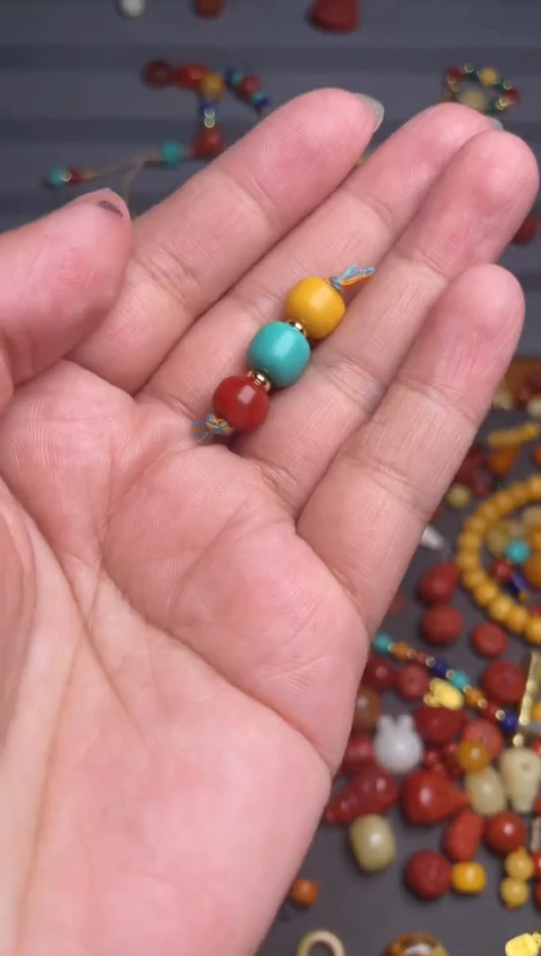 未镶嵌蜜蜡裸石多样性发其一，8mm红绿灯