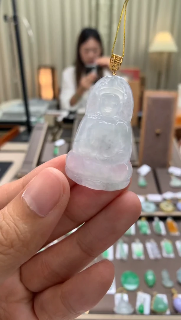 翡翠18K金镶嵌颈饰观音